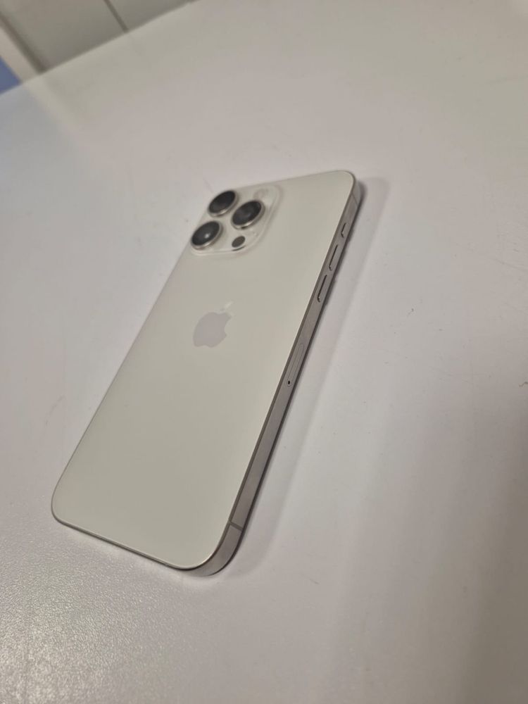 Zamienie badz sprzedam Iphone 15 pro max