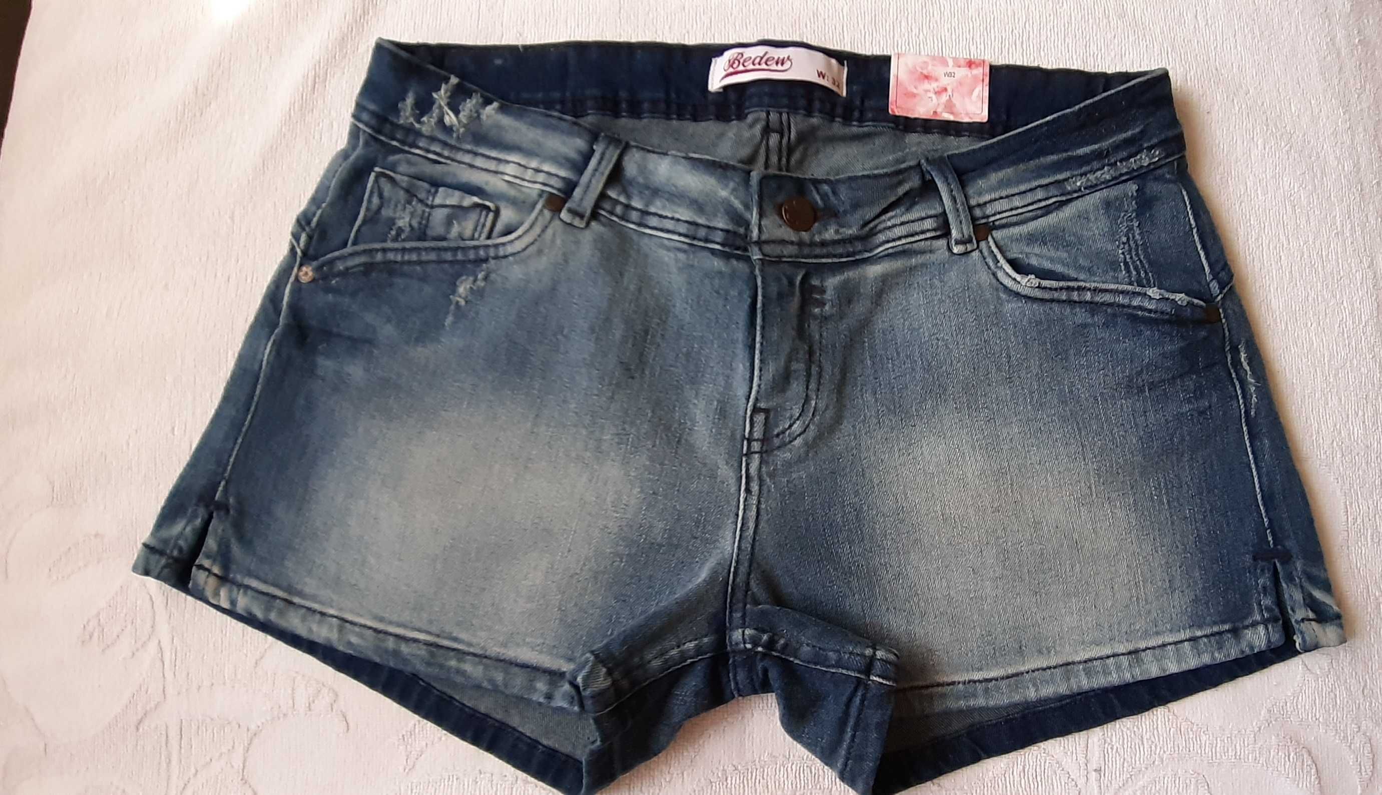 Шорти жіночі джинсові 98% cotton. Нові з етикеткою. + футболка