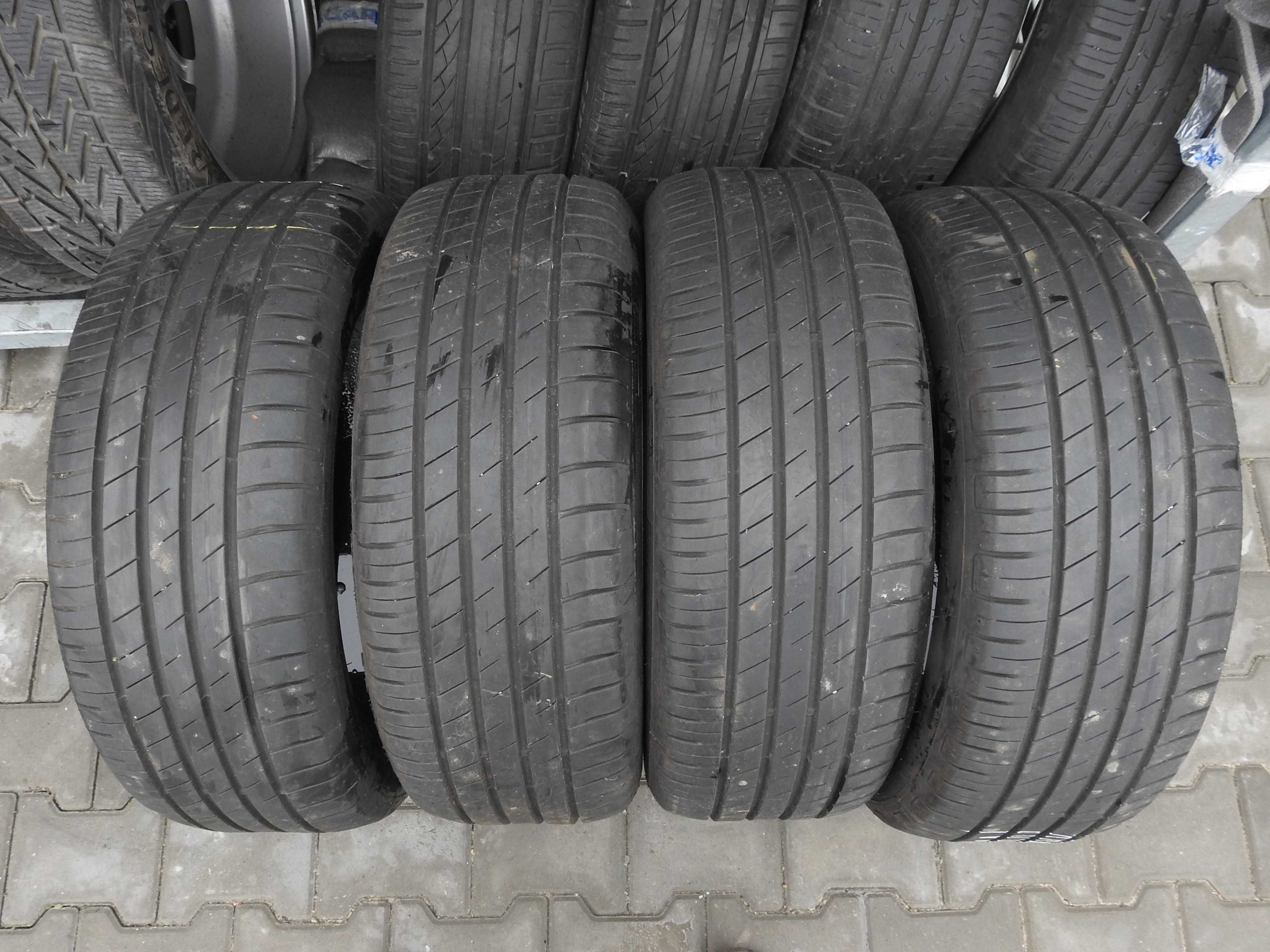 4xGoodyear EfficientGrip Performance 215/55r17 94V 2017r 2x6,8 2x6,5mm