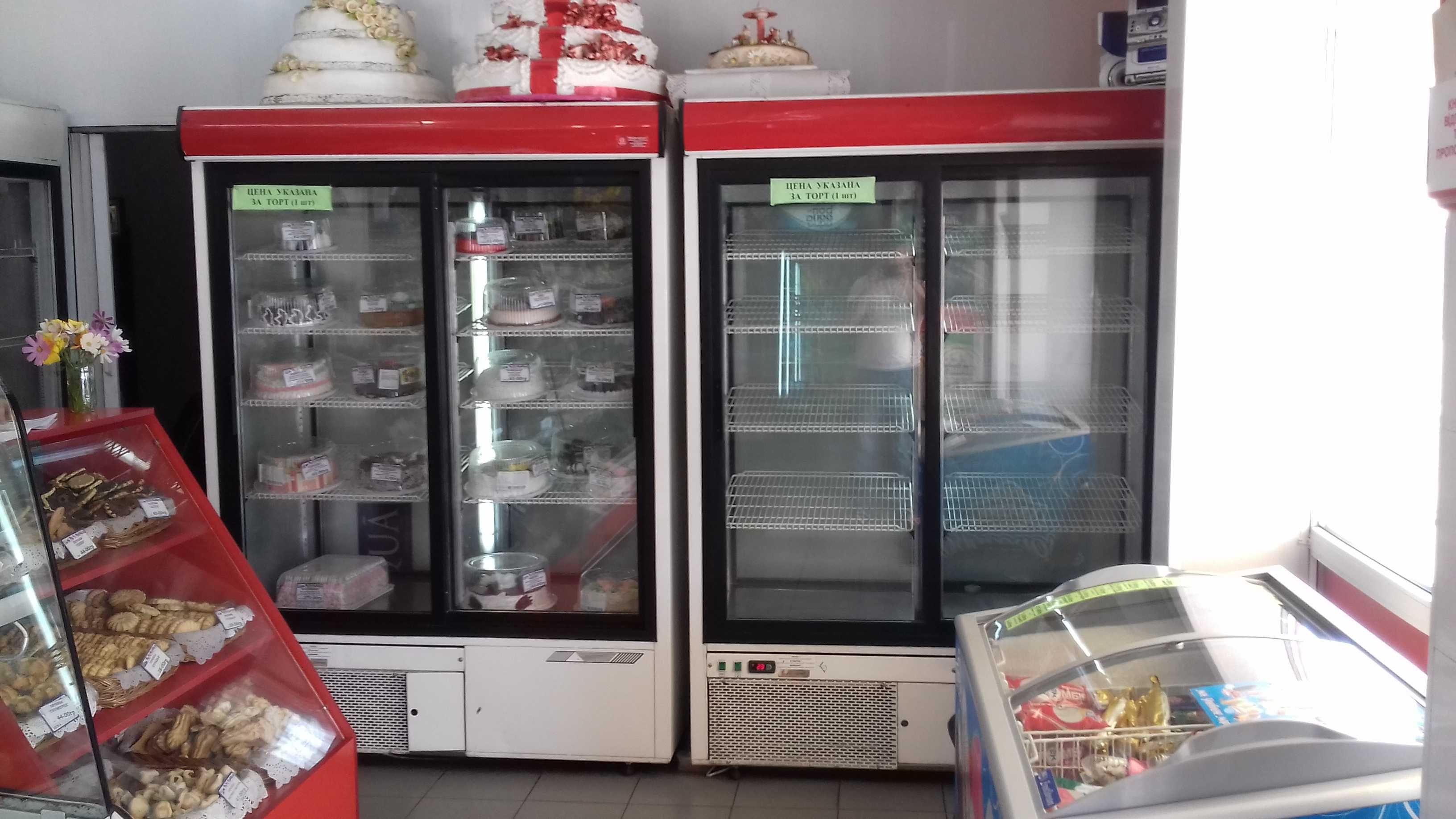 Продам Вітрина холодильна б\у, шкафи б\у, морозилки - в наявності .