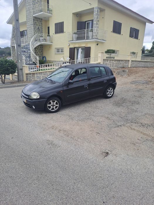 Renault clio em bom estado