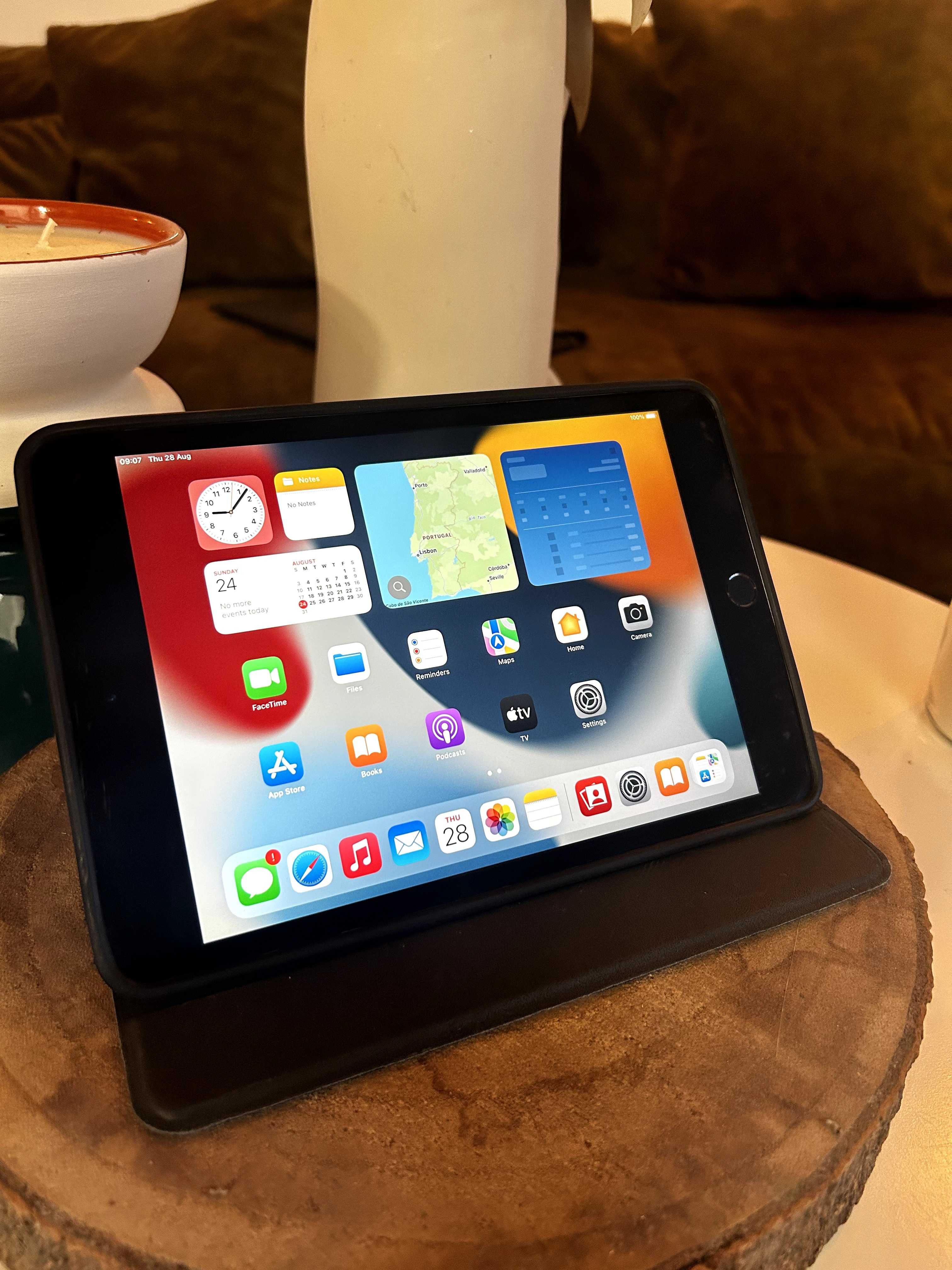 Apple iPad Mini 4 com a Capa – 128GB - 7,9"