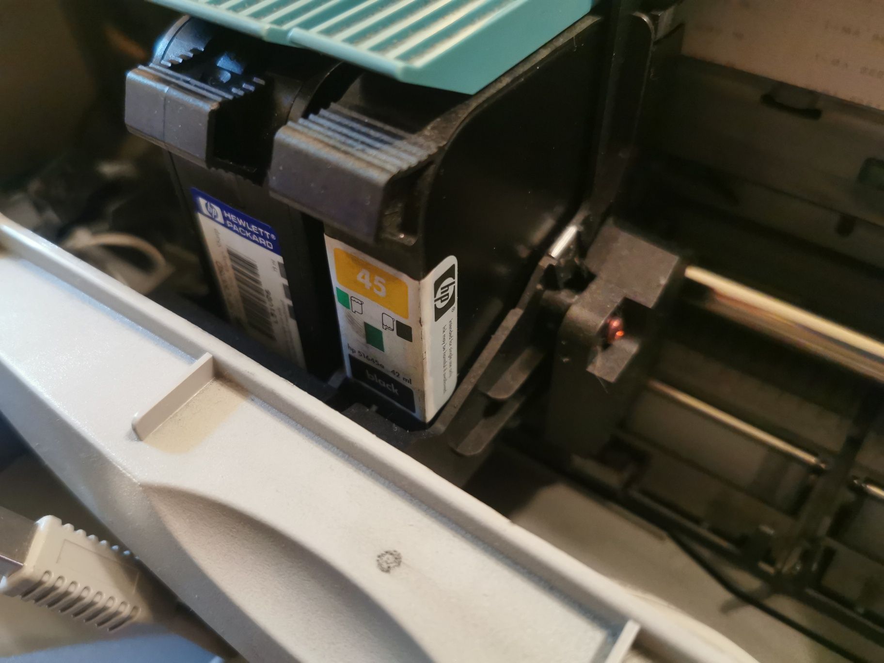 Drukarka atramentowa HP DeskJet 950C i papier foto