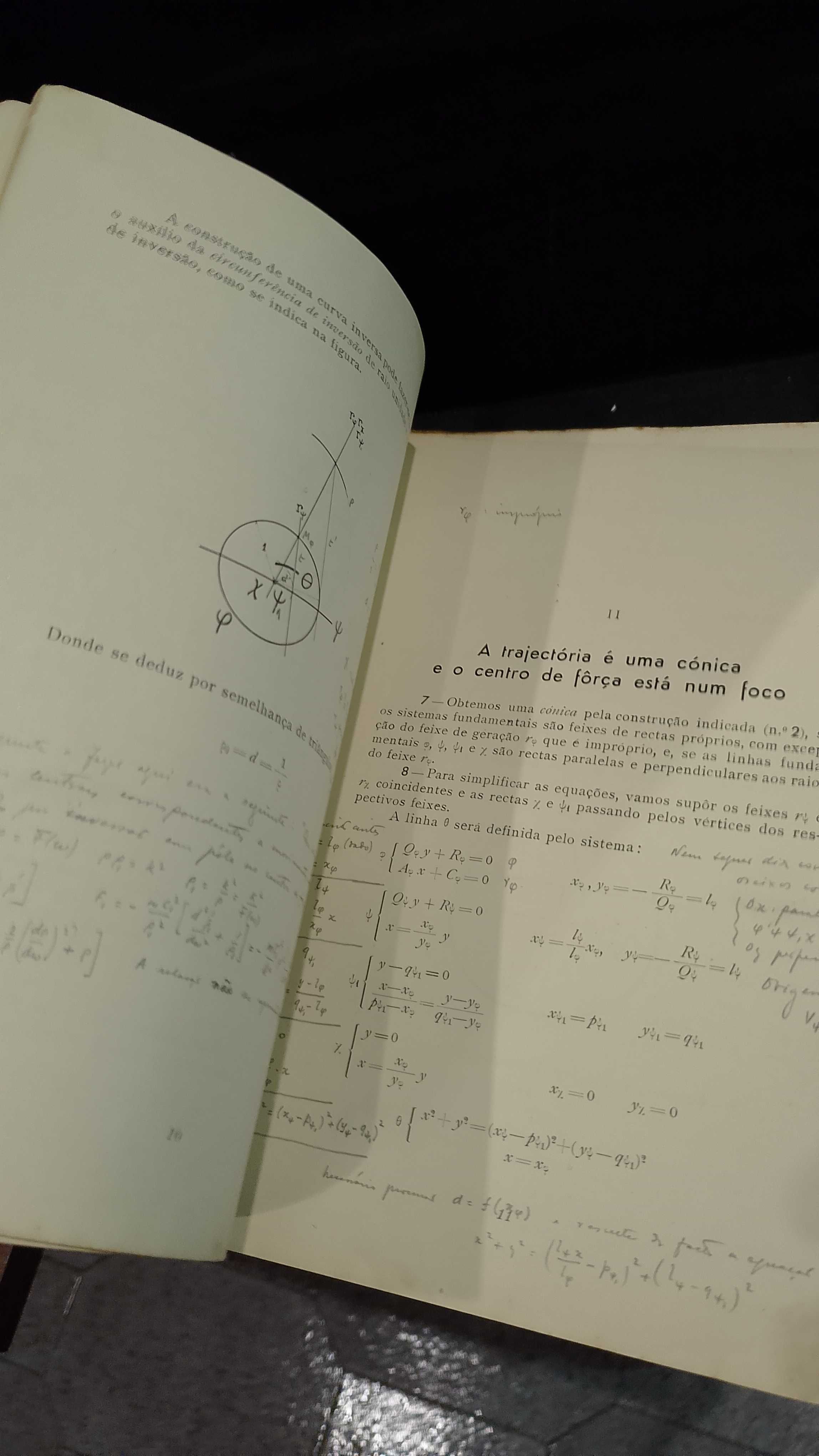 Forças Centrais e Gravitação "Dissertação" 1942