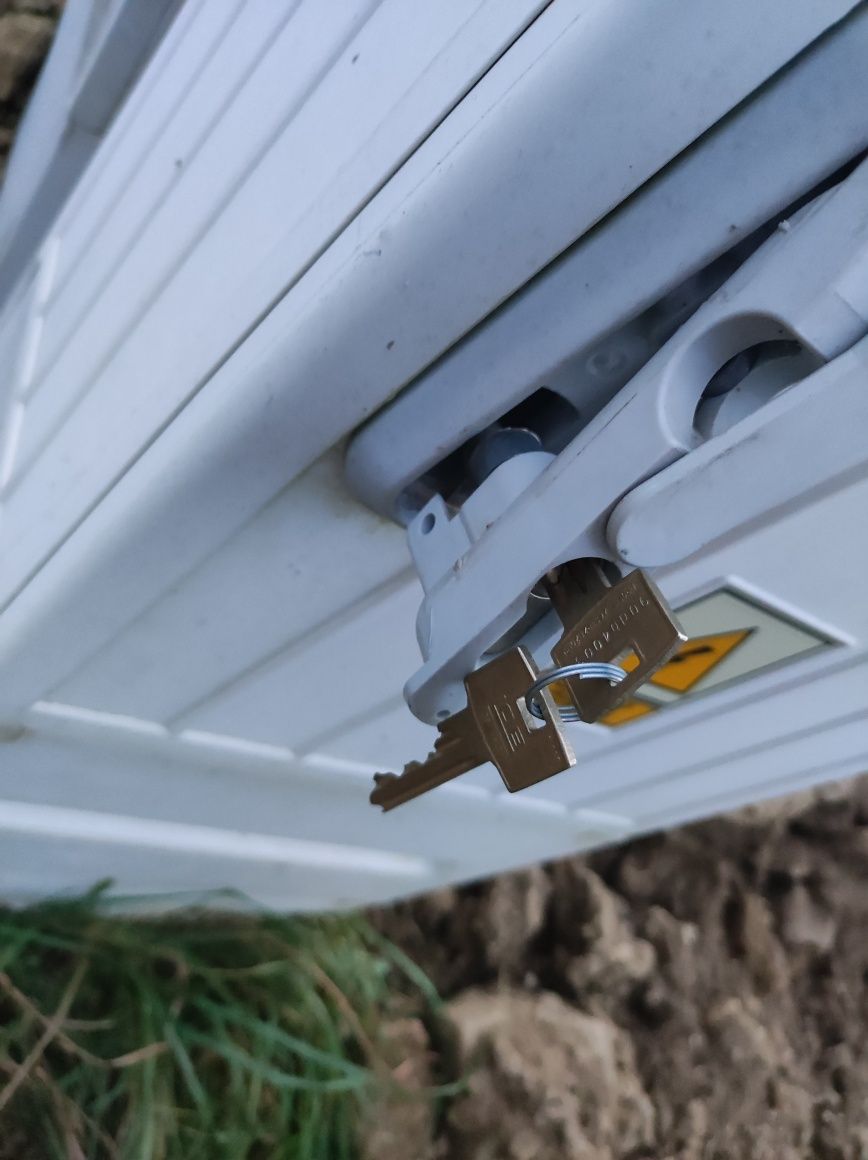 Skrzynka rozdzielnia budowlana elektryczna pomiarowa Tauron RB-ka