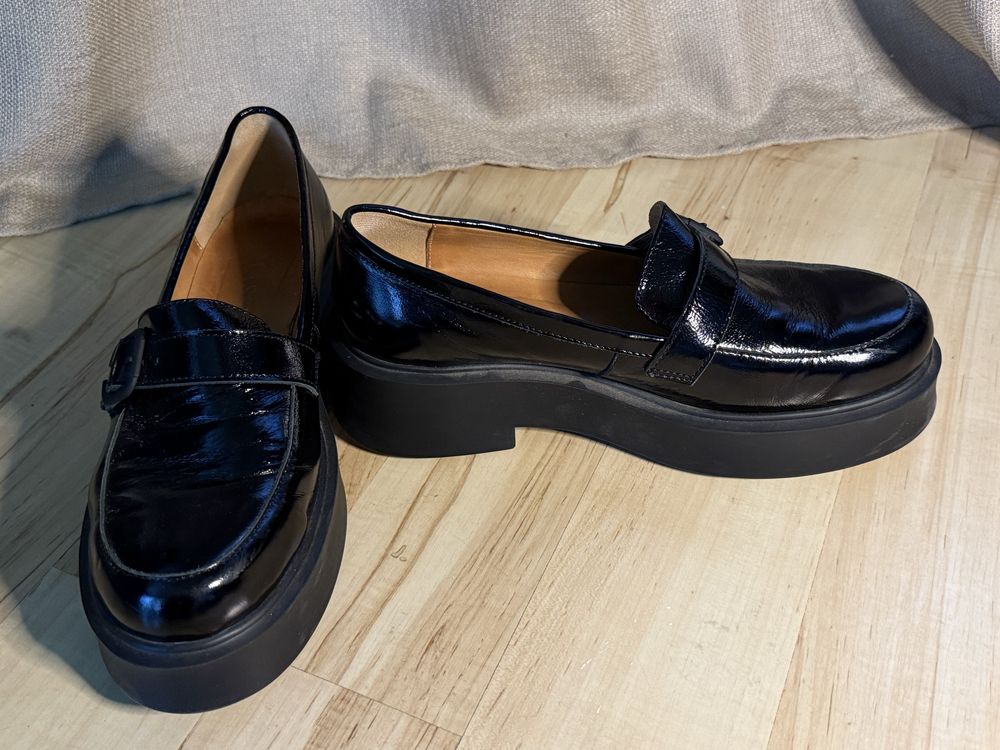 Loafersy Massiv (39)