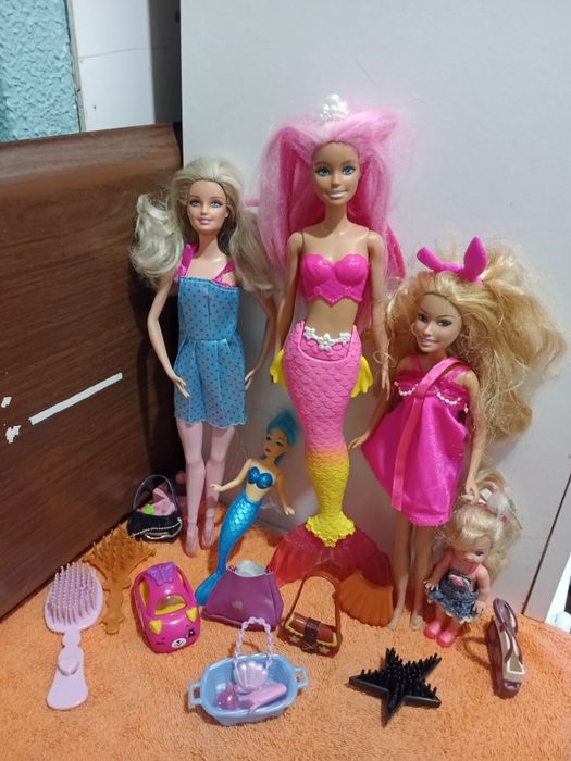 Lote de bonecas Barbie Mattel e acessórios