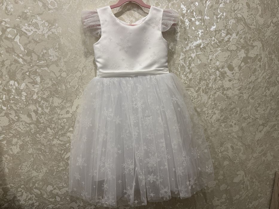 Біла сукня, сукня сніжинки ПРОКАТ по місту