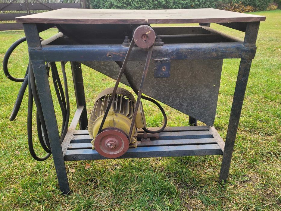 Pilarka do drewna, krajzega z silnikiem