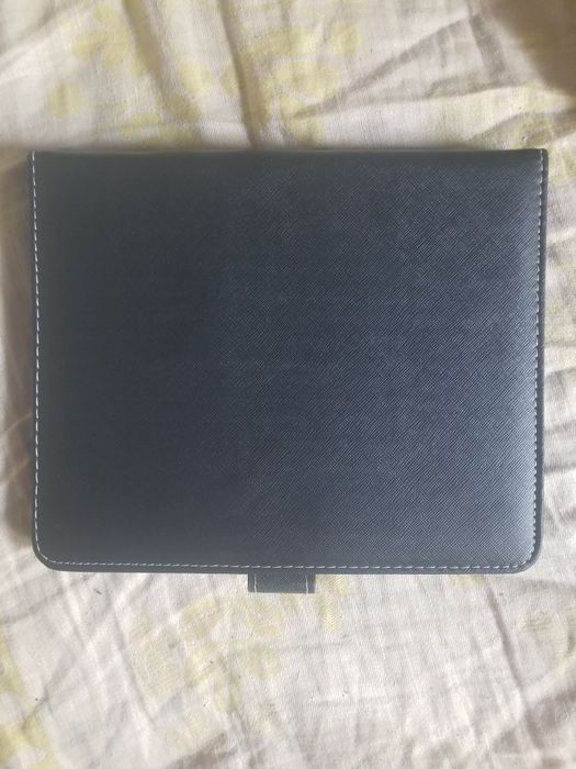 Продам чехол-клавиатуру для планшета (новая)