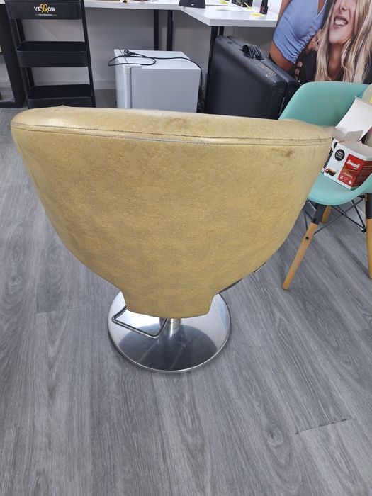 Vendo 3 cadeiras de Cabeleireiro