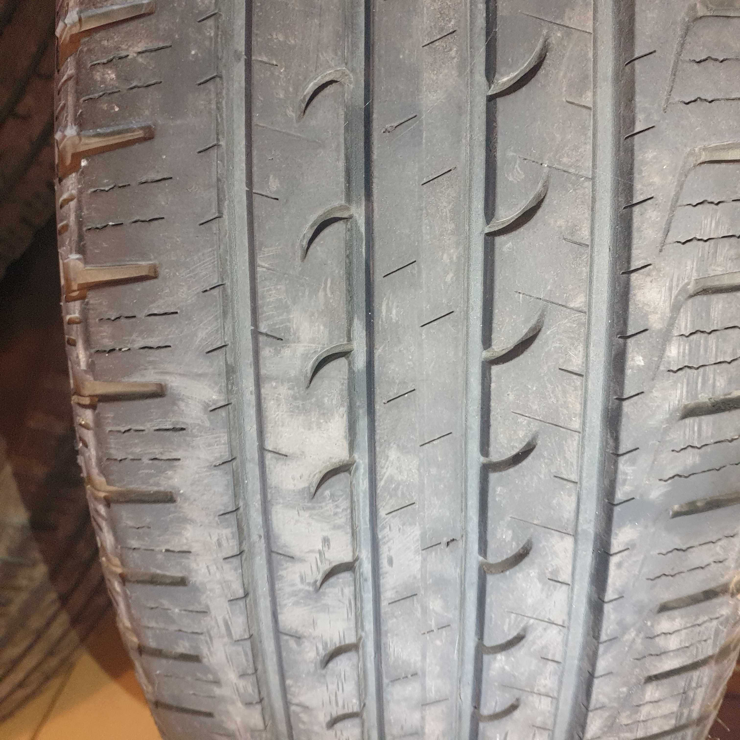 Goodyear Efficient grip 225/60R18 4 sztuki