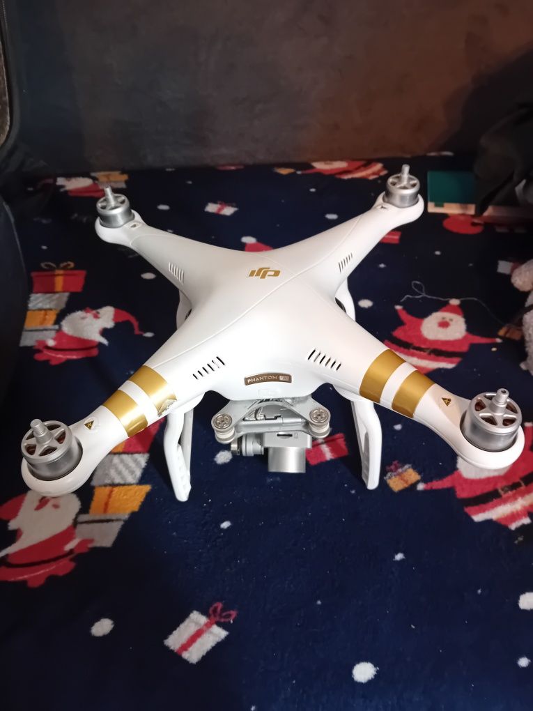 Witam posiada na sprzedaż drona dj phantom 3 se