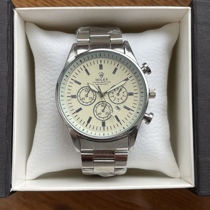 Чоловічий годинник Rolex на браслеті сріблястого кольору