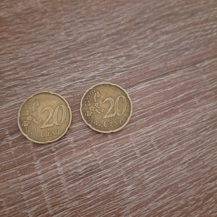Продам монету 20 евроцентів в хорошому стані