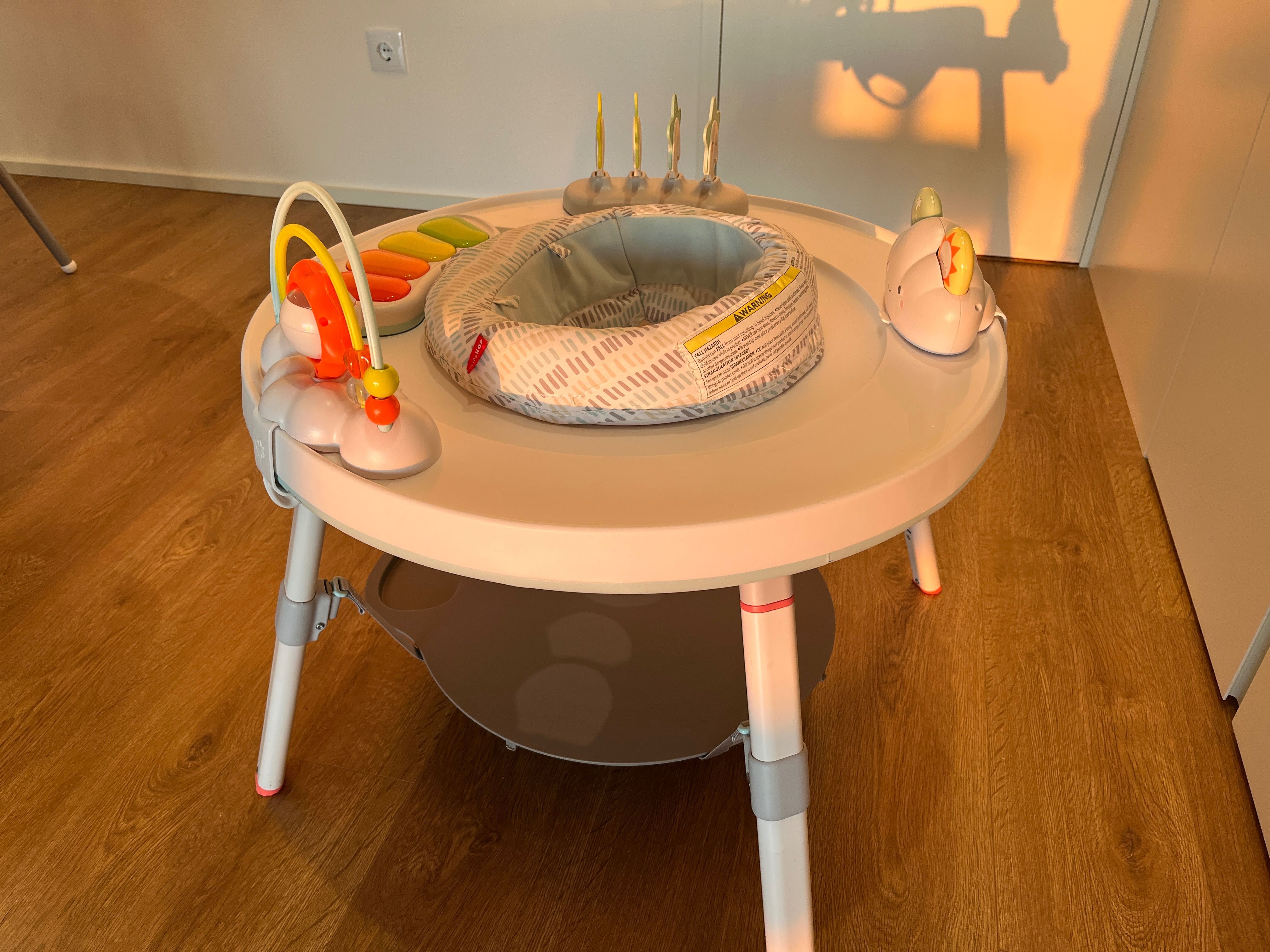Mesa de atividades Skip Hop 3 em 1