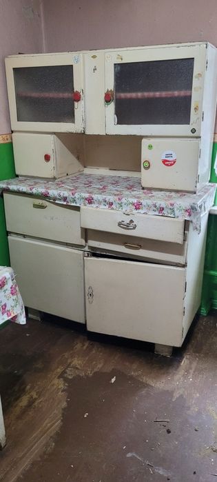 Stary kuchenny kredens