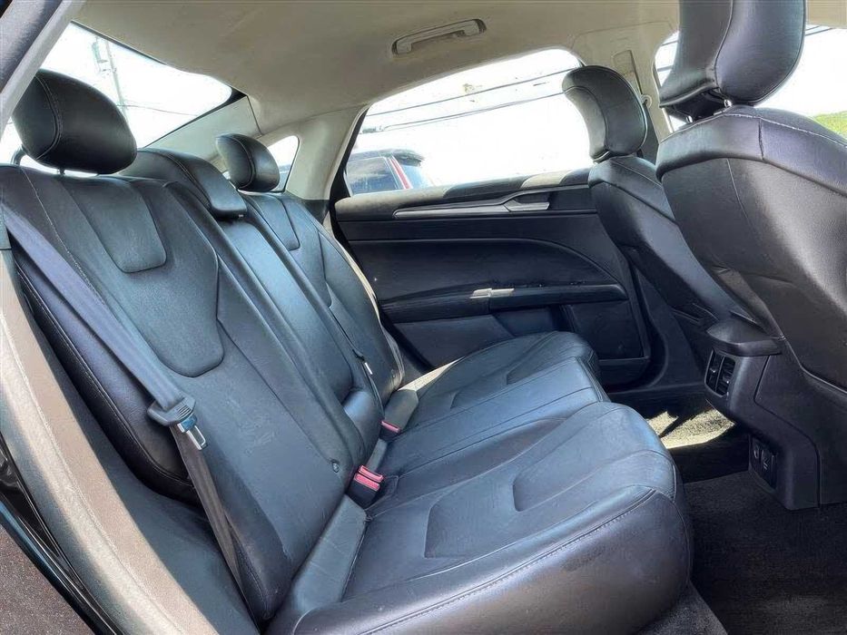 Ford Fusion Titanium      2015