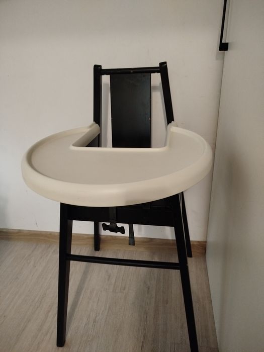 Drewniane krzesełko do karmienia Ikea Blames czarne