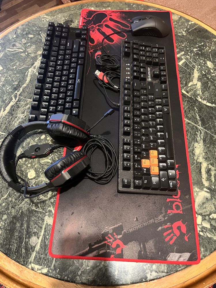 Механическая Клавиатура Bloody A4TECH,Hyperx Alloy fps pro,наушники