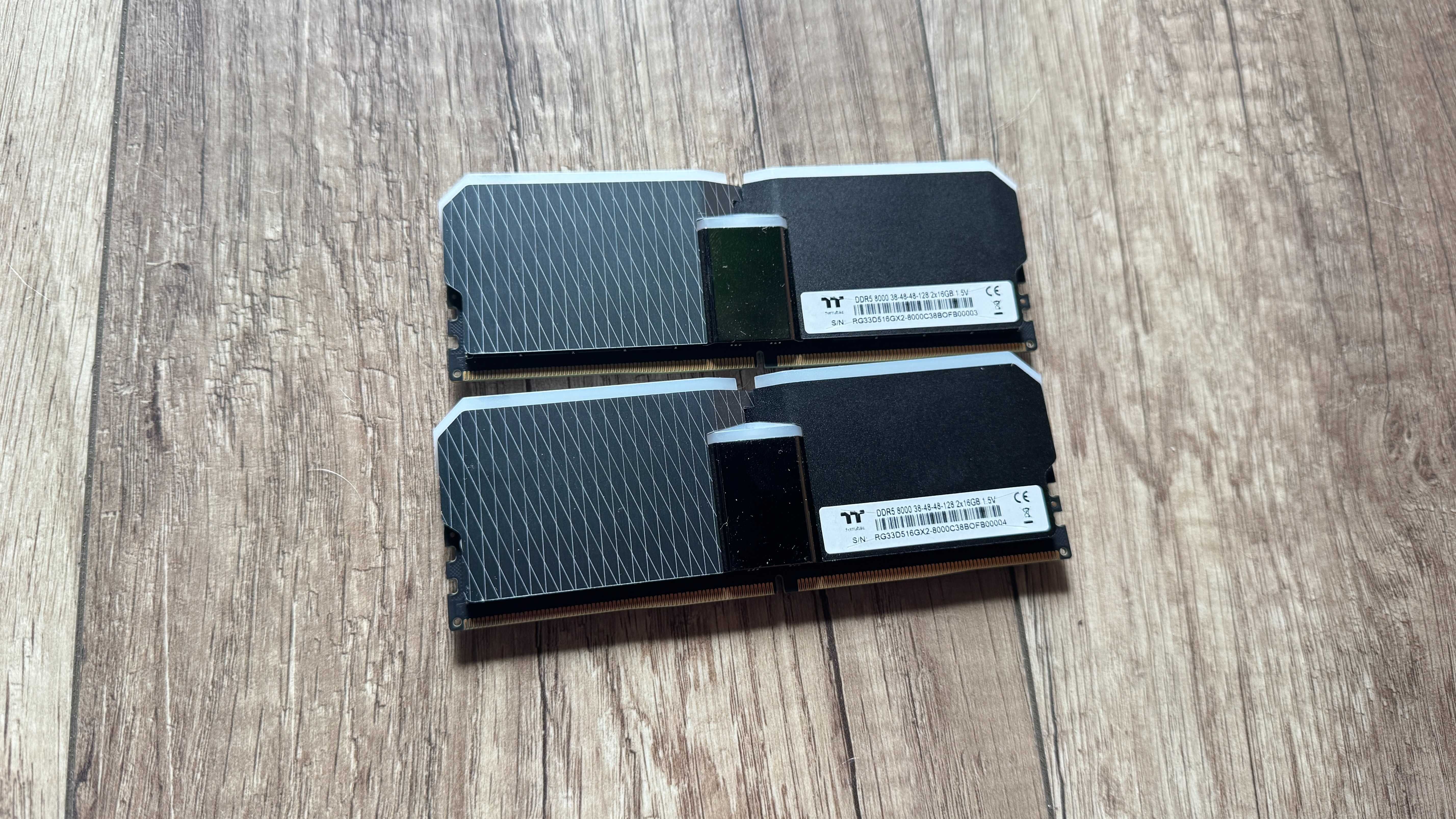 Pamięć Thermaltake Toughram XG RGB, DDR5, 32 GB, 8000MHz, CL38