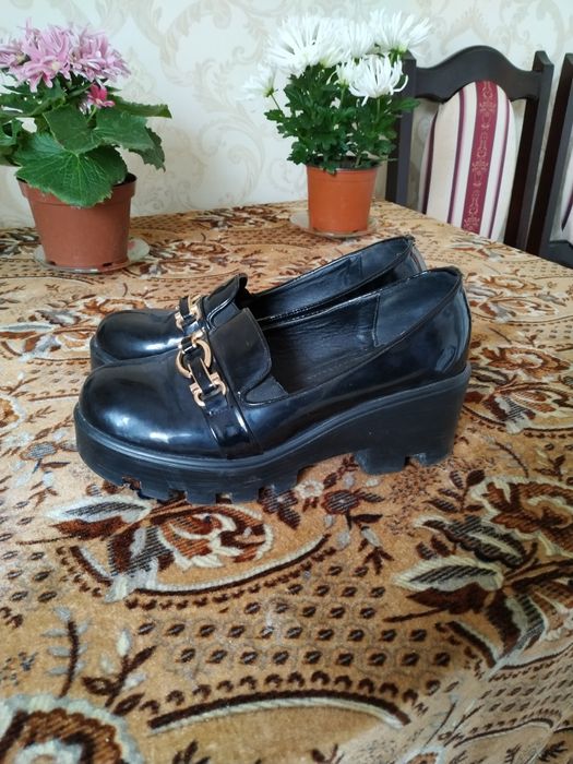 Лакові лофери