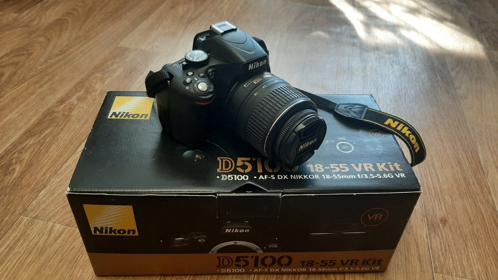 Дзеркальний фотоапарат Nikon D5100 з сумкою