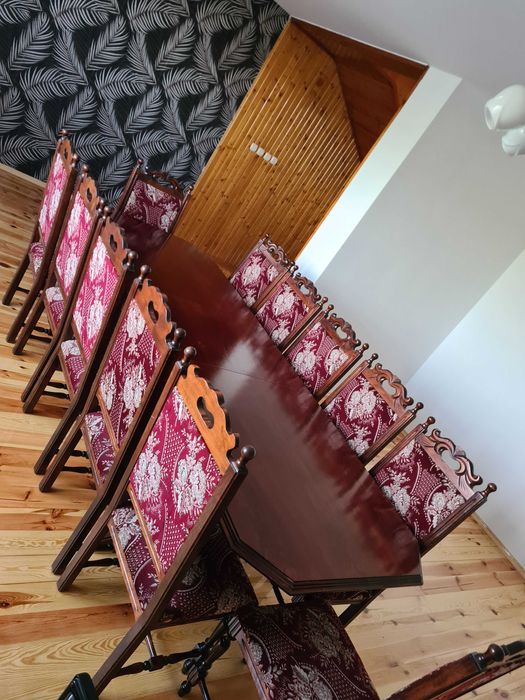 Stół drewniany rozkładany plus 12 krzesel