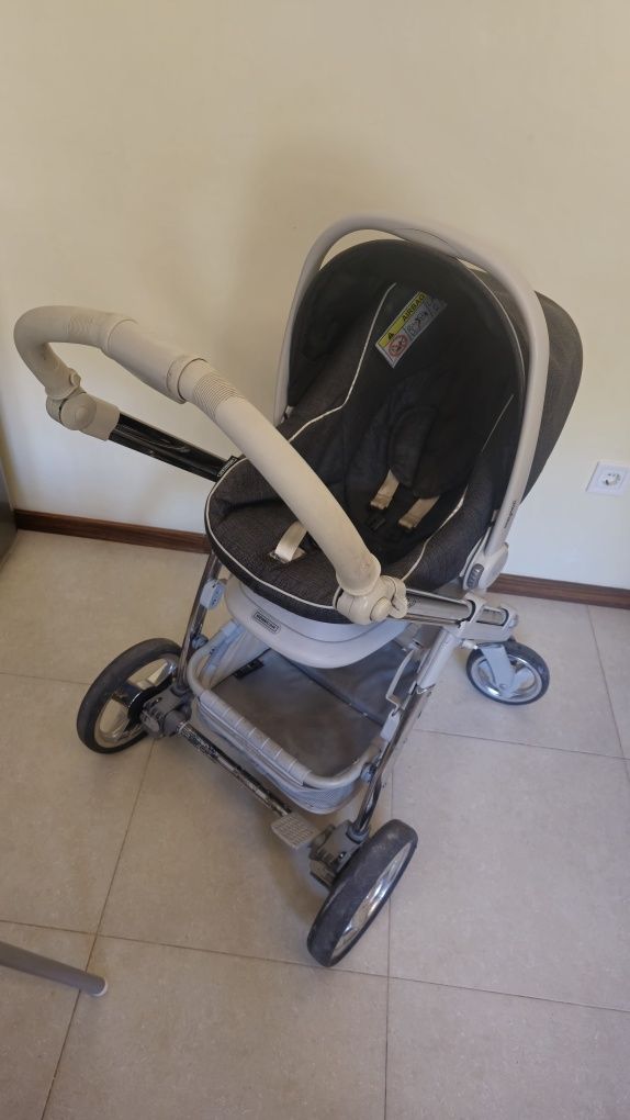 Carrinho de bebé da bebecar