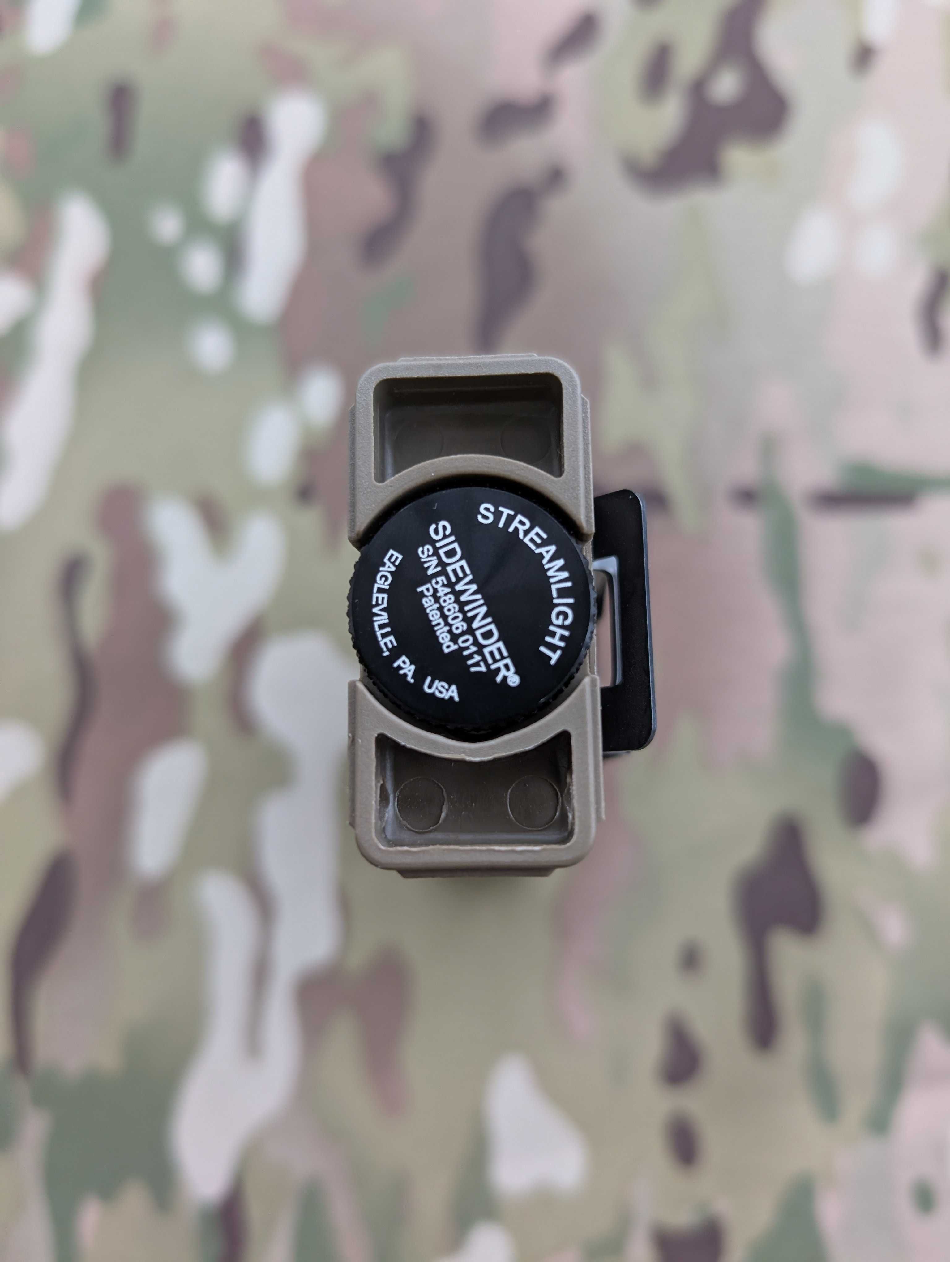 Найвідомішій армійський ліхтарь Streamlight Sidewinder