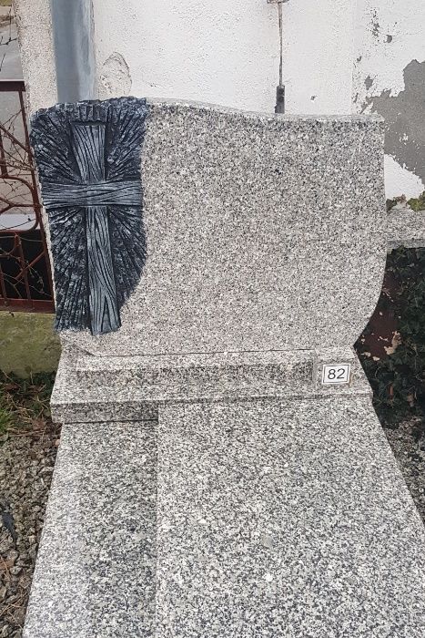 Pomnik nagrobek zł pojedynczy jasny polski granit nie chiny