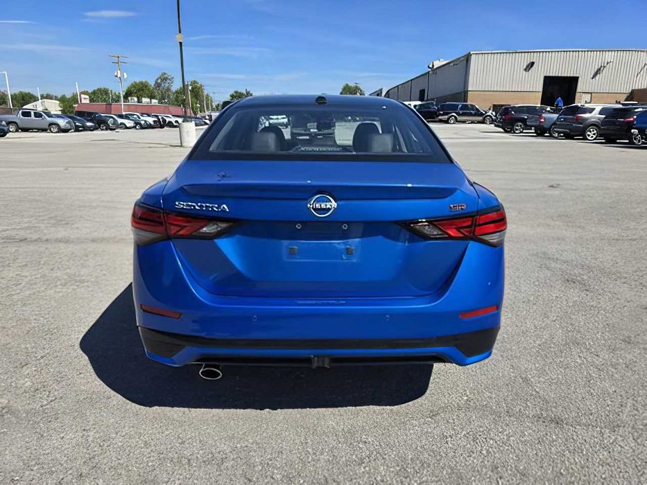 Nissan Sentra      2024