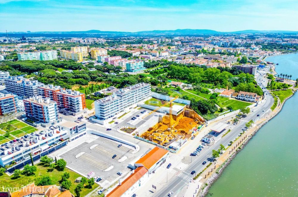 Apartamento T3 R/C Novo, Condomínio Colina do Outeiro, Seixal