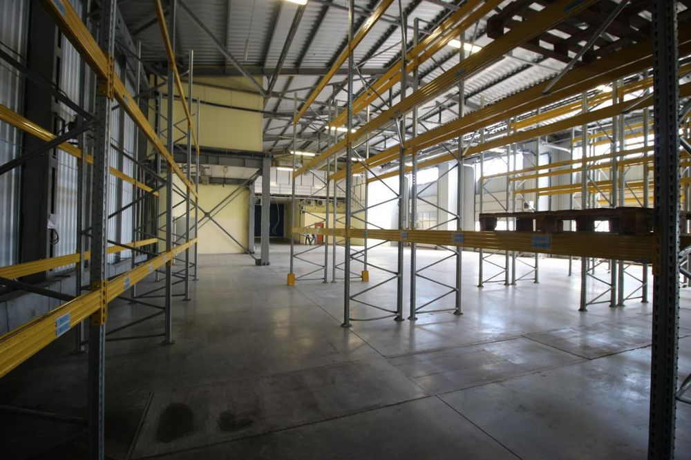 Оренда складу 1297,8 кв.м., з офісними приміщеннями