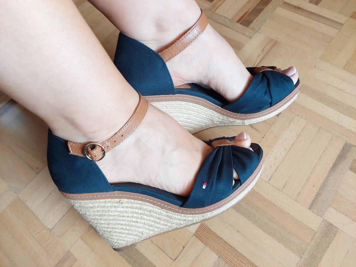Koturny Tommy Hilfiger 38 espadryle granatowe wygodne jak nowe