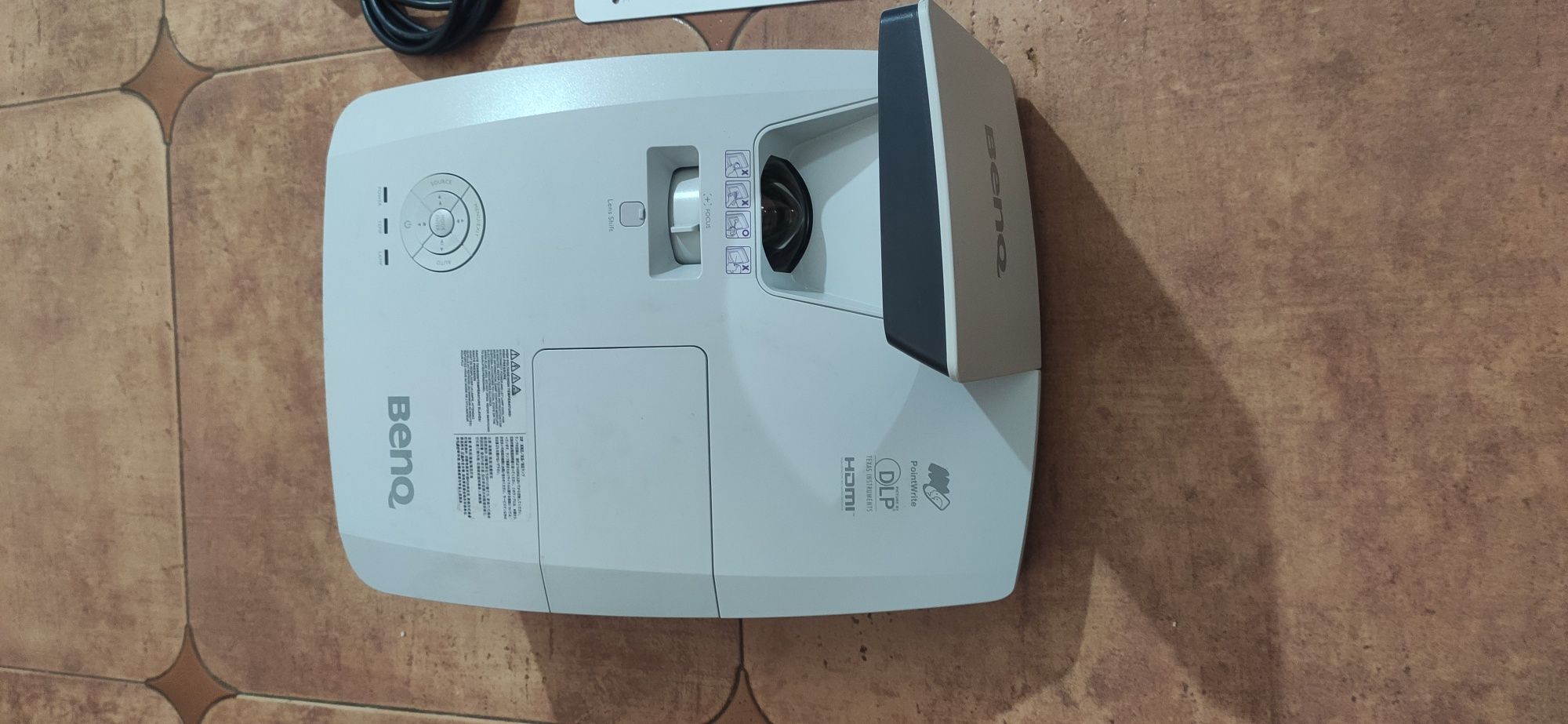 Projector video Curta distância Benq MW855UST+ com lâmpada nova
