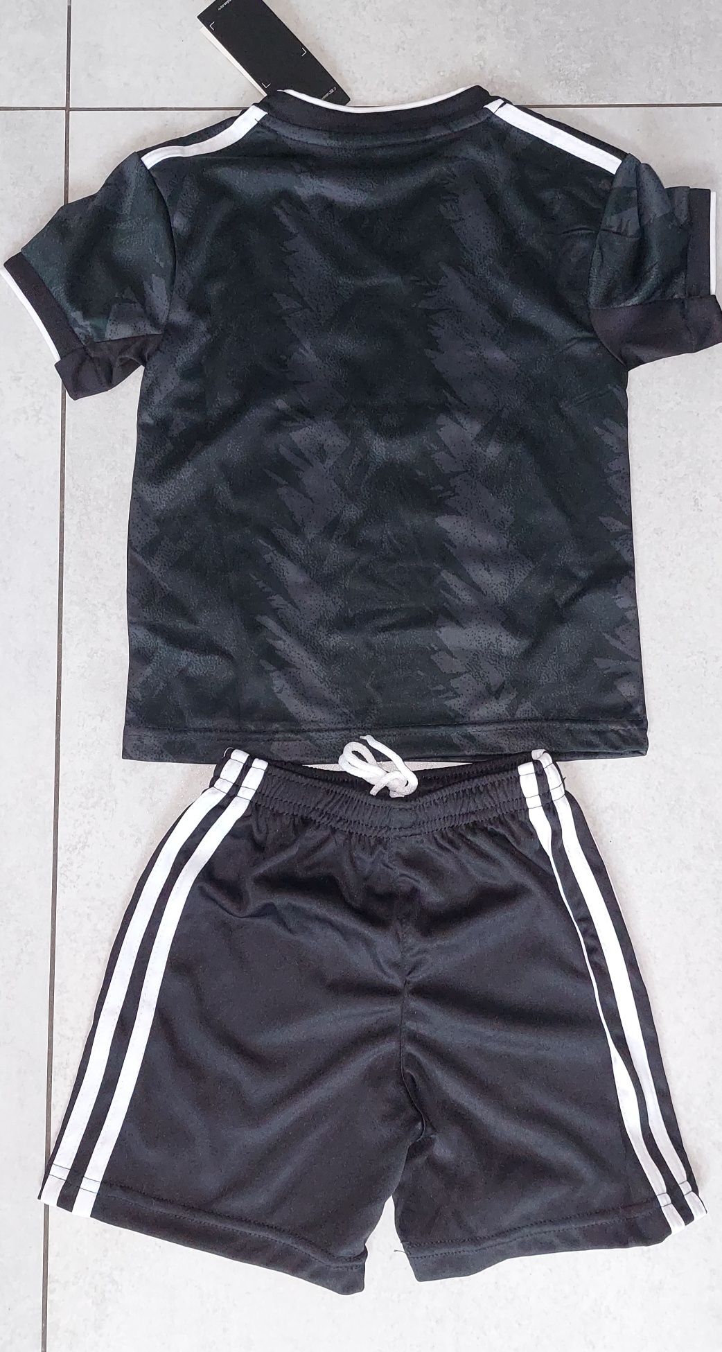 Nowy komplet piłkarski Adidas Juventus Turyn koszulka + spodenki 2-4 l