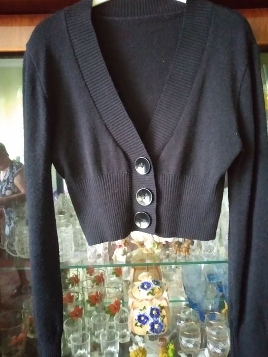 Чорне болеро на дівчинку .