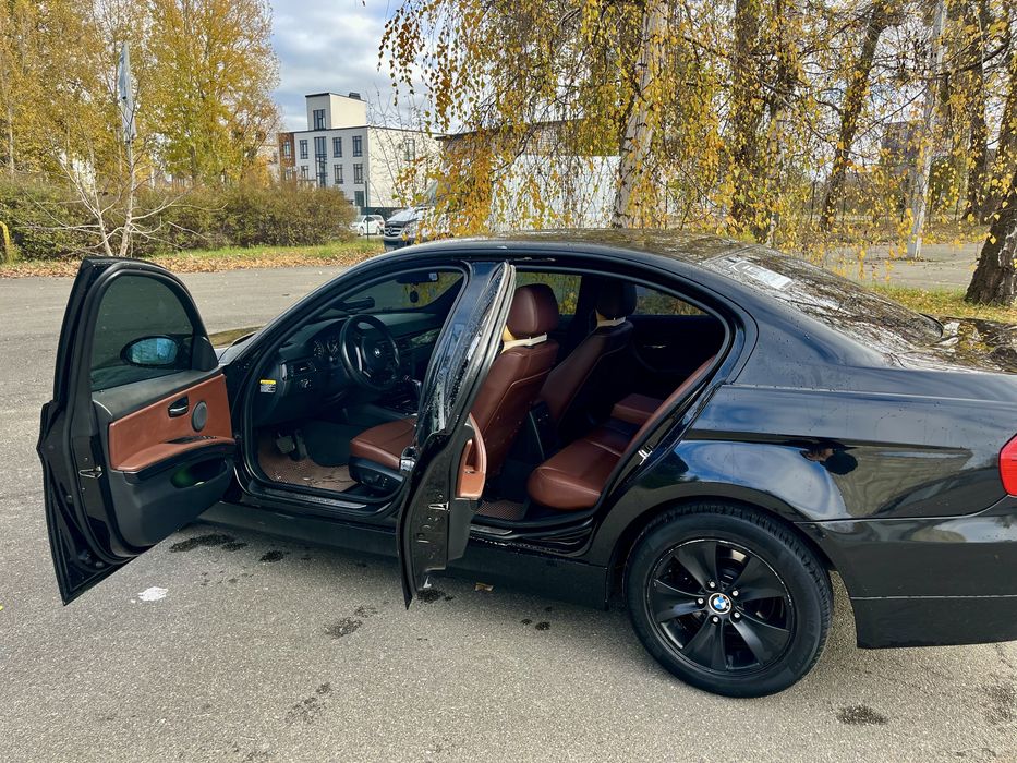 Продам БМВ е90 325XI