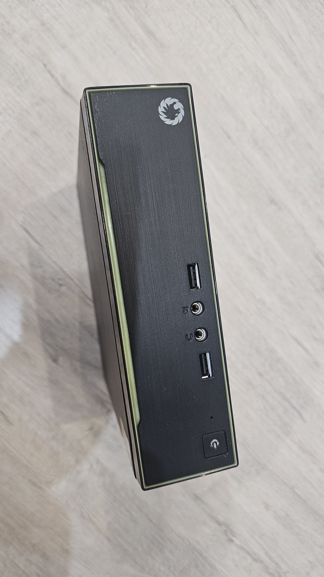 Корпус mini itx gamemax m200
