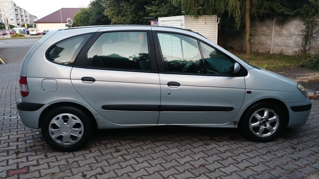 Renault Megane Scenic 1,6 benzyna,,klima,hak