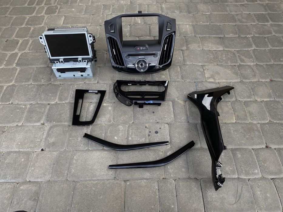 Комплект магнітола Sony синк 2 Titanium Ford Focus mk3 11-18