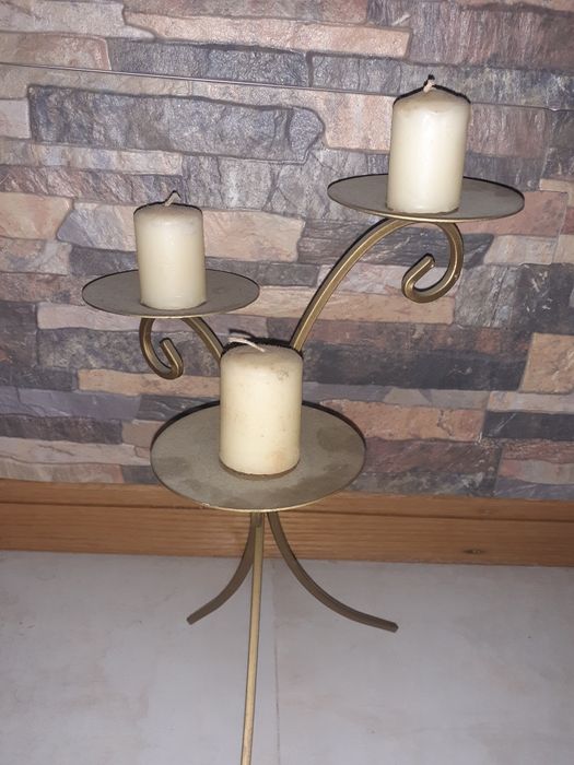Decoração castical para 3 velas dourado