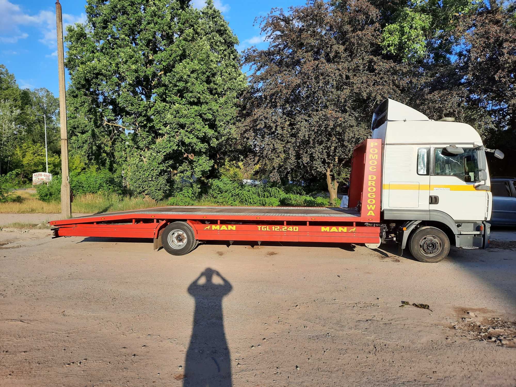 Laweta pomoc drogowa koparka widlak bus kamper przyczepa domek