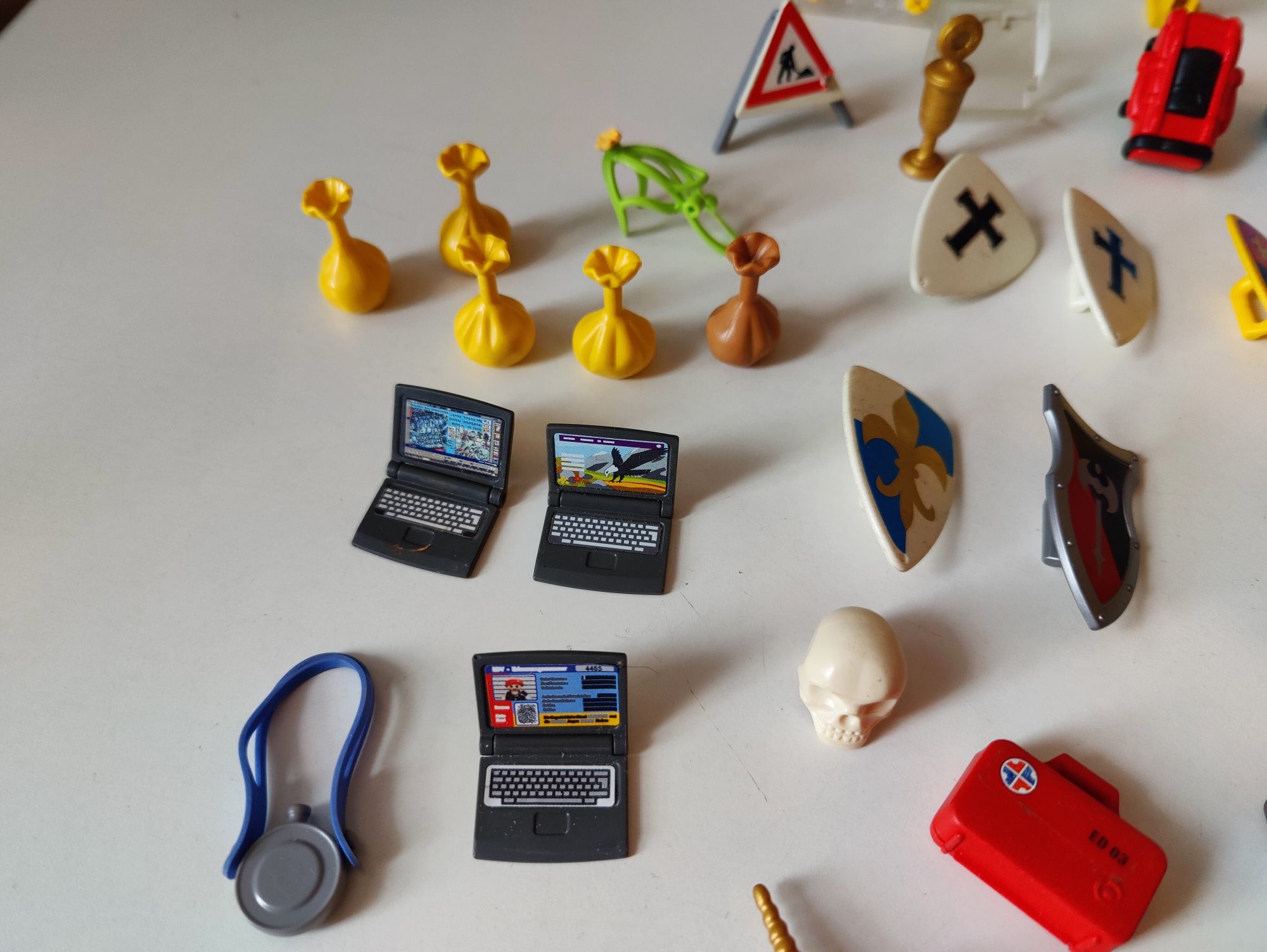 Elementy Playmobil- tarcze, znaki