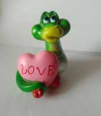 Статуетка Змія і сердечко з надписом Love