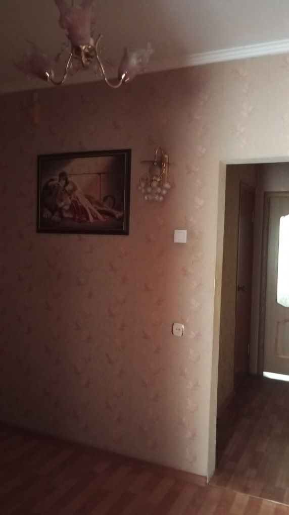Квадрат ,8 лікарня, чешка,3 кімнатна квартира