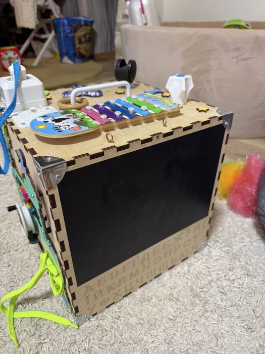 Бізікуб 30*30 видра fisher price лот іграшок бізіборд бизикуб