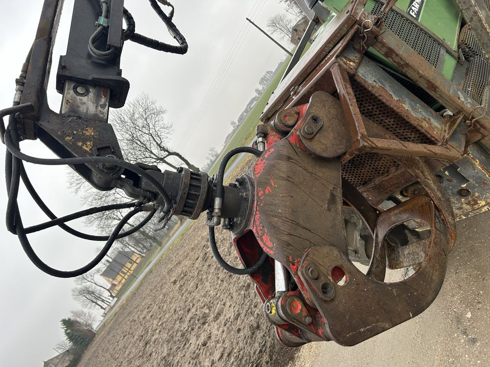 Ciągnik leśny Fendt Farmer 311 LSA z przyczepa