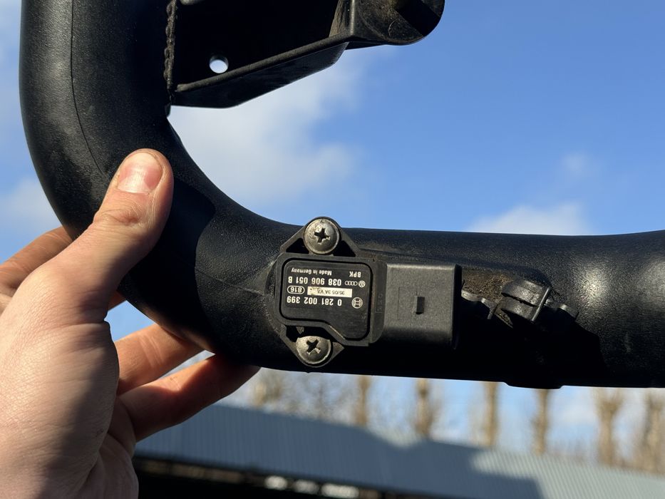 Патрубок інтеркулера верхній Audi a4 b7 b6 2.0 tdi 1.9 tdi 8Е0145840